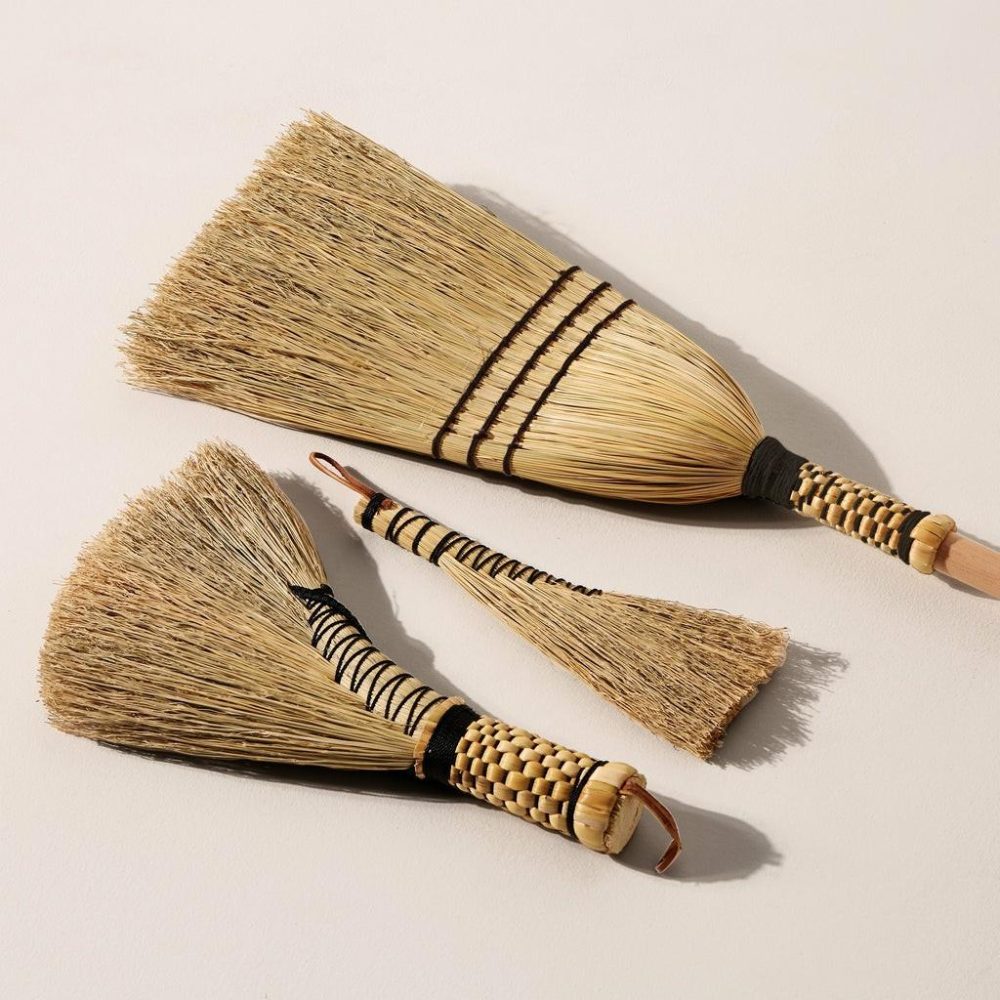 Brooms + Cleaning | Shakerbraid Broom – Natural & Black Natural Brooms + Cleaning Brooms + Cleaning